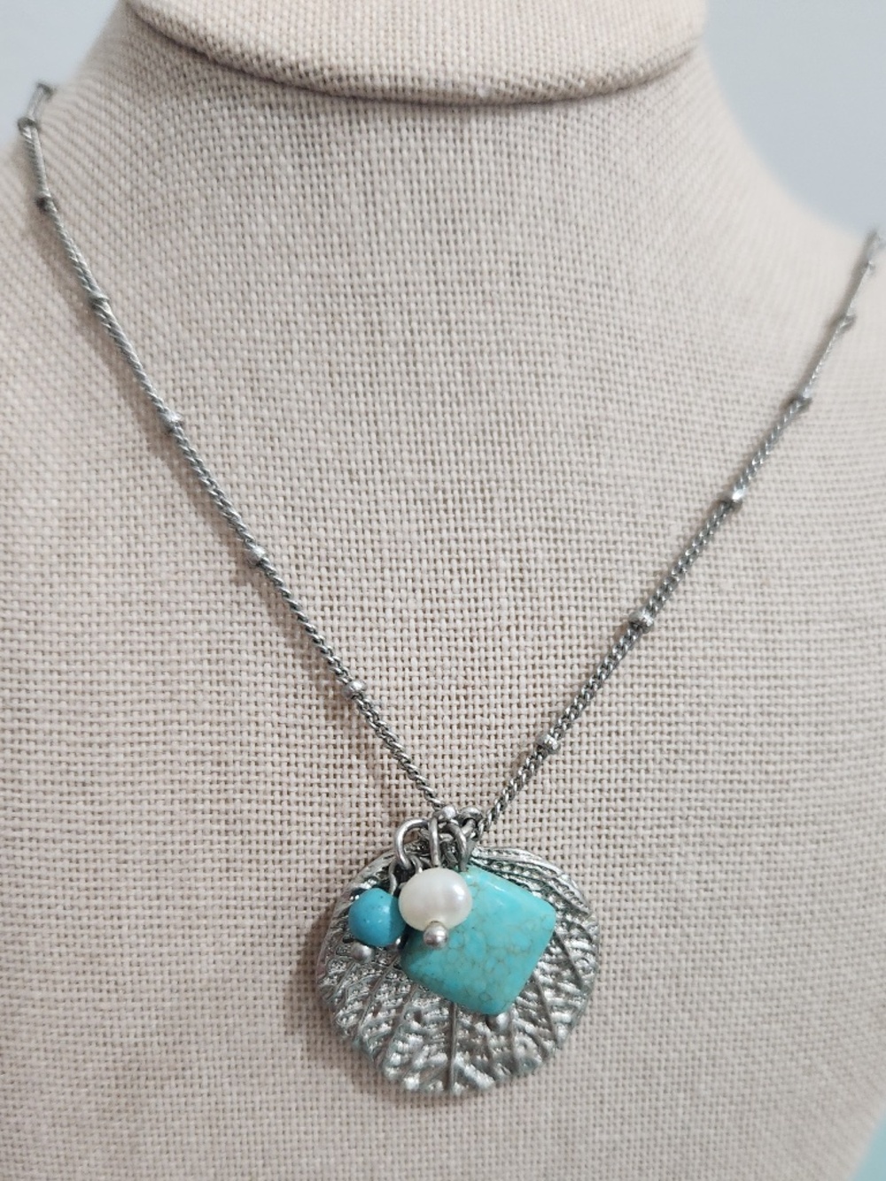 NWOT Lia Sophia Siver-tone Beaded Chain, Leaf Pendant, Turquoise colored stone.